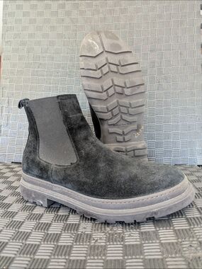 To Boot New York Men's Allan Suede Chelsea Boots - Weather Proof - Size US 11